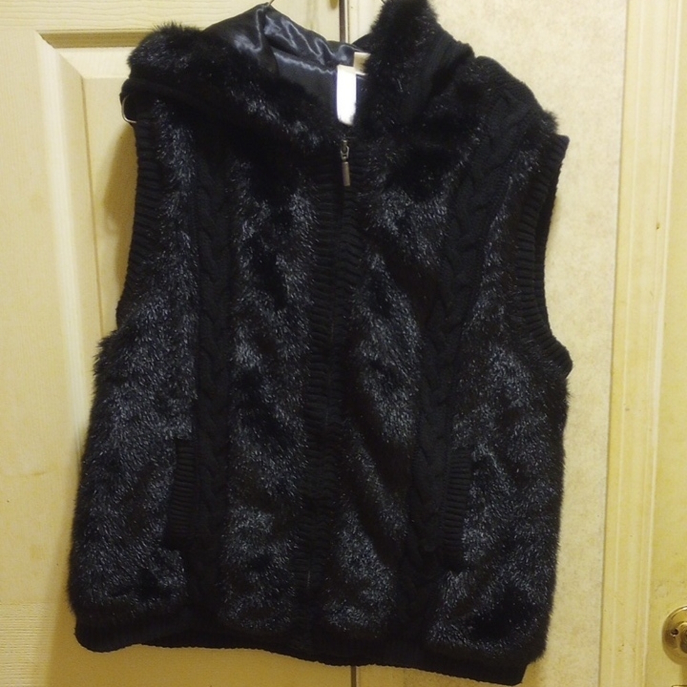 GreenTea Black Faux Fur Vest